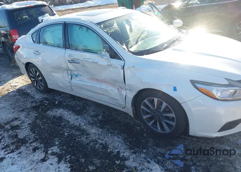 2017 Nissan Altima 2.5 Sv z USA, uszkodzony, nr VIN 1N4AL3AP3HC131416